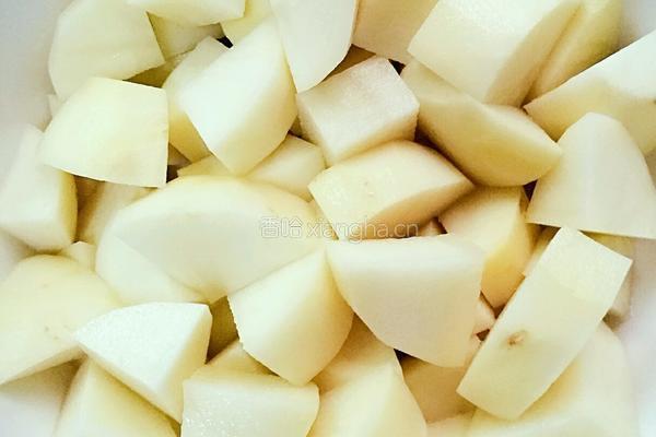 腊排骨炖土豆的做法图解3
