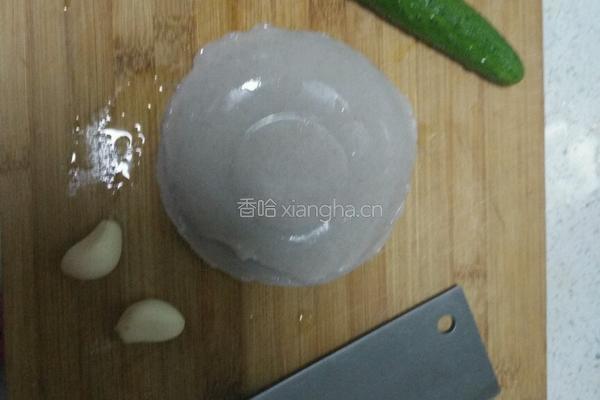 凉拌黄瓜碗托的做法图解1