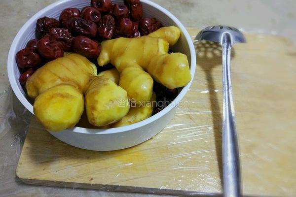 红糖姜枣膏的做法图解1