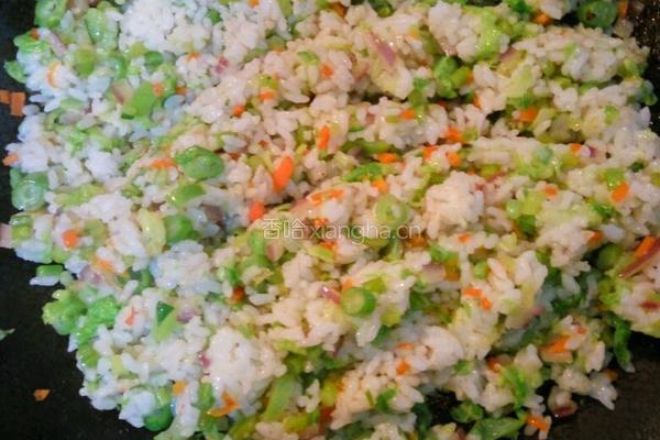 蔬菜炒饭的做法图解12