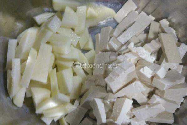 西红柿土豆豆腐卤（揪片）的做法图解2