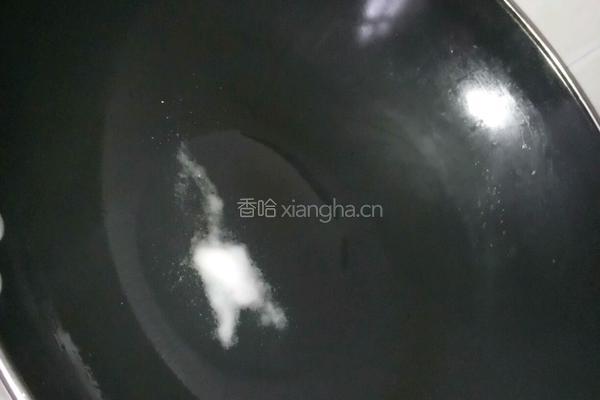 鸡蛋炒平菇的做法图解2