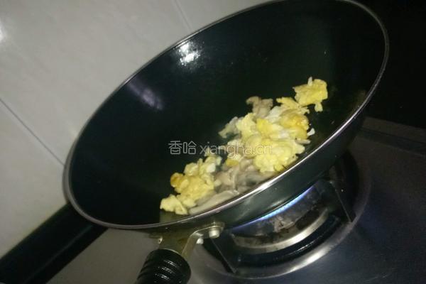鸡蛋炒平菇的做法图解8