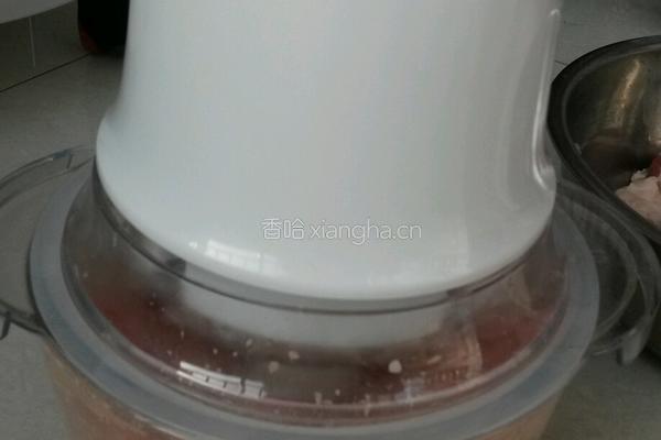 自制猪肉火腿肠的做法图解2