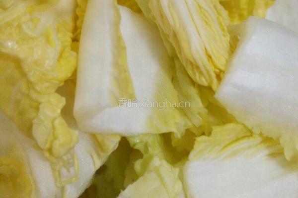 干锅辣白菜的做法图解2