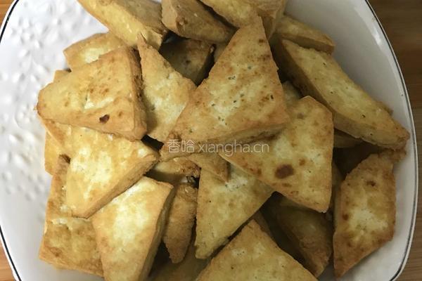 香煎豆腐炒五花肉的做法图解2