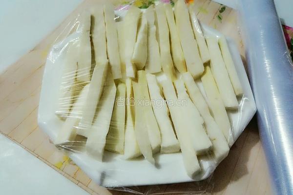 白心番薯条（微波炉）的做法图解3