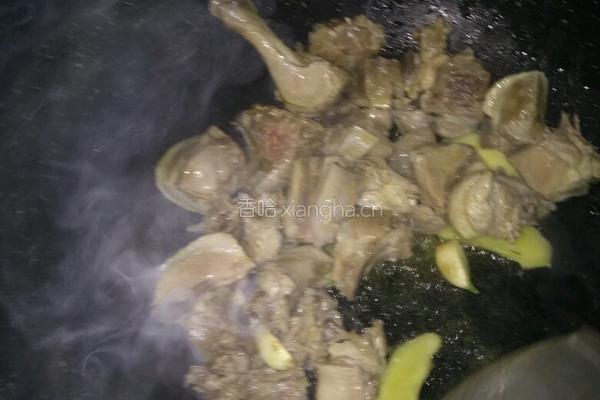 芋头炖鸭子的做法图解4