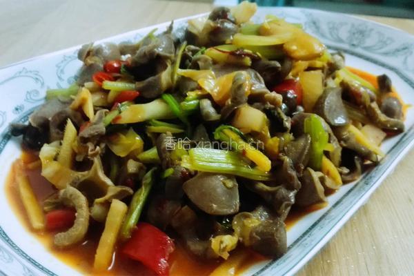 泡菜酸辣鸡杂的做法图解6
