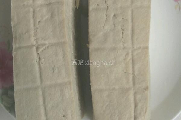 煎孜然冻豆腐的做法图解1