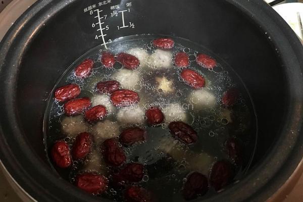 红枣香菇肉丸汤的做法图解6