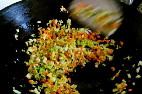 彩虹蔬菜炒饭的做法图解2