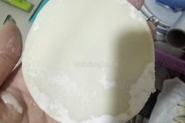 辣妹鸳鸯韭菜饺的做法图解2