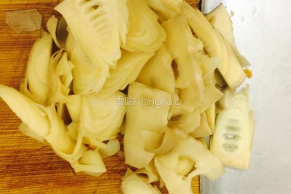 南雄酸笋炒茄子的做法图解6