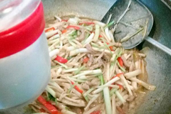 芹芽炒肉丝的做法图解7