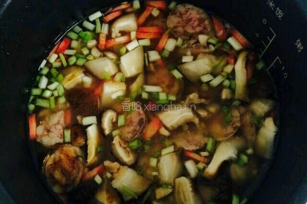香菇腊肠焖饭（电饭锅懒人菜谱)的做法图解1