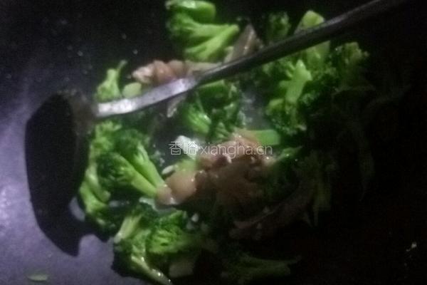 西兰花炒鱼片的做法图解8