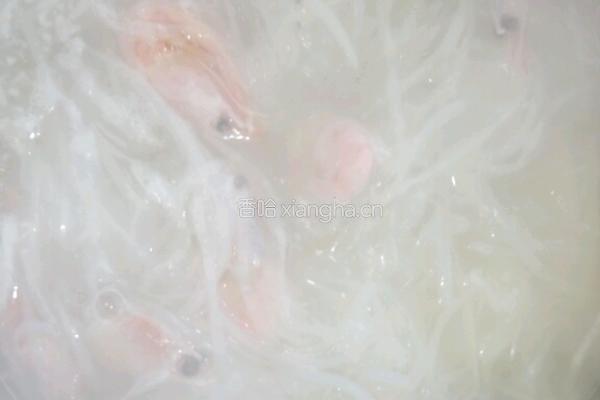萝卜粉丝籽虾汤的做法图解4