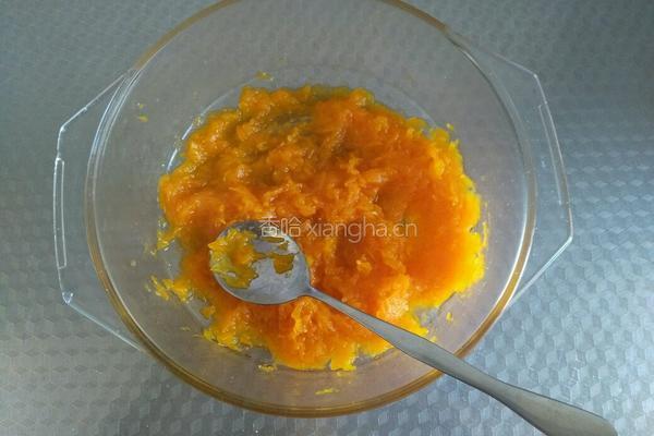 南瓜椰蓉豆沙饼的做法图解2