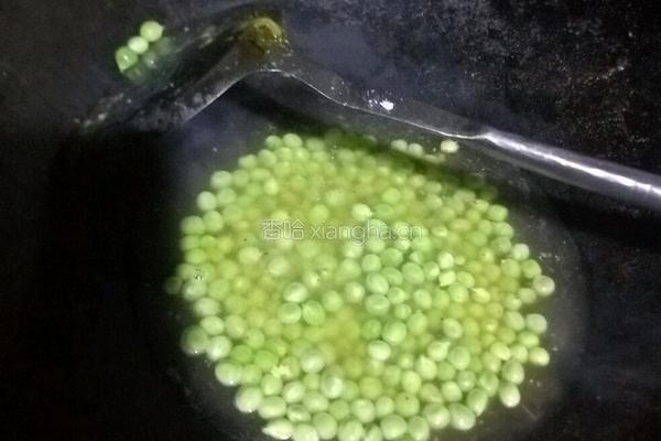 荷兰豆炒瘦肉的做法图解3