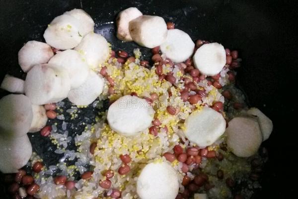 红豆山药粥的做法图解3