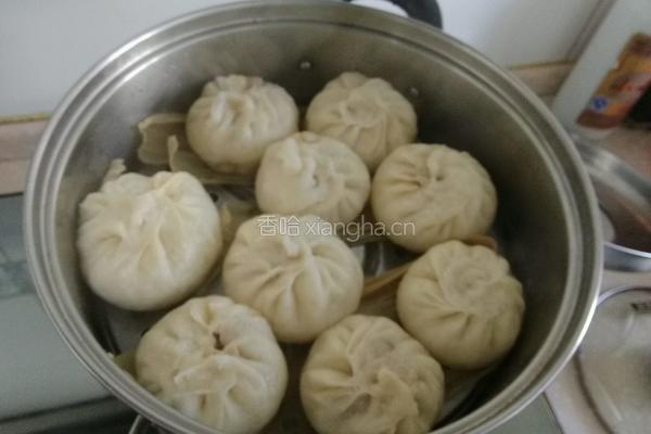荸荠虾仁猪肉包子的做法图解18