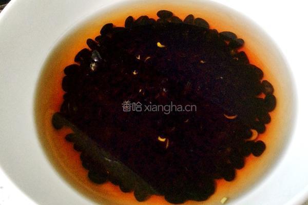 黑豆豆浆的做法图解1