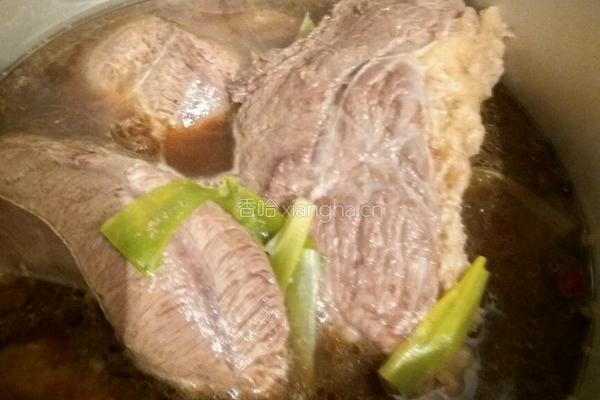 卤牛肉的做法图解6