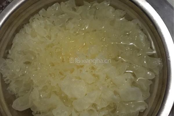 银耳木瓜鸡的做法图解3