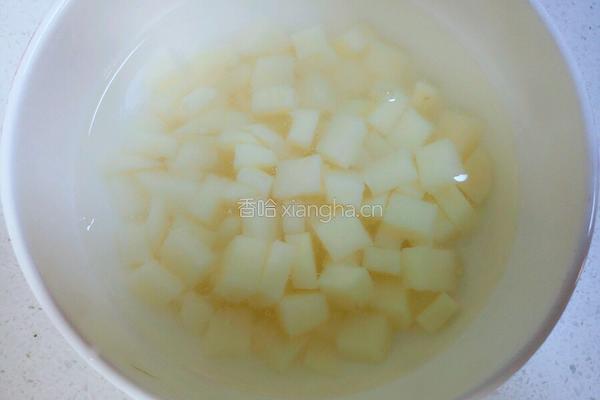 土豆火腿焖饭的做法图解2