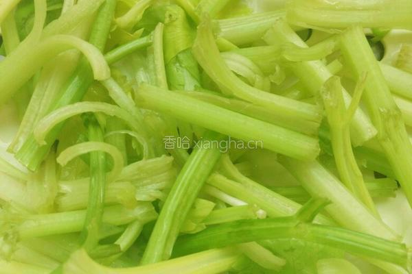 芹菜鸡蛋炒粉的做法图解3
