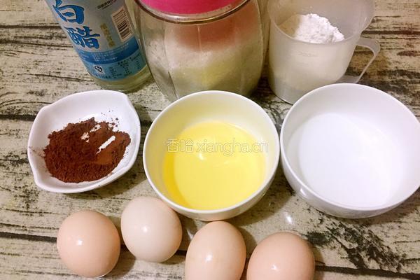 双色蛋糕卷的做法图解1