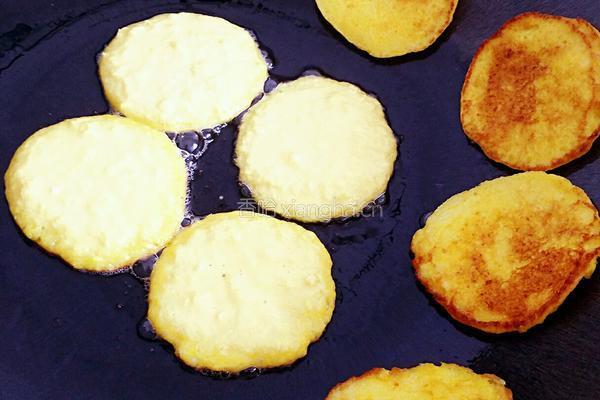 香甜嫩玉米饼的做法图解10