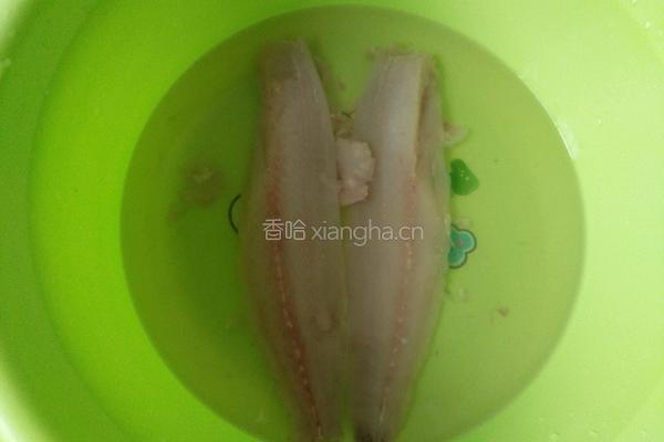 鱼肉饺子的做法图解2