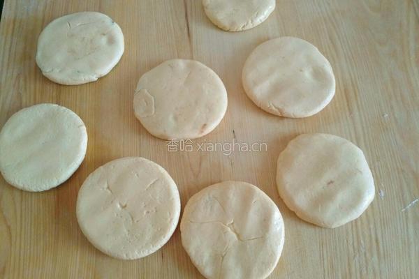 南瓜椰蓉豆沙饼的做法图解13