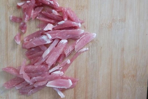 莲藕炒肉的做法图解2