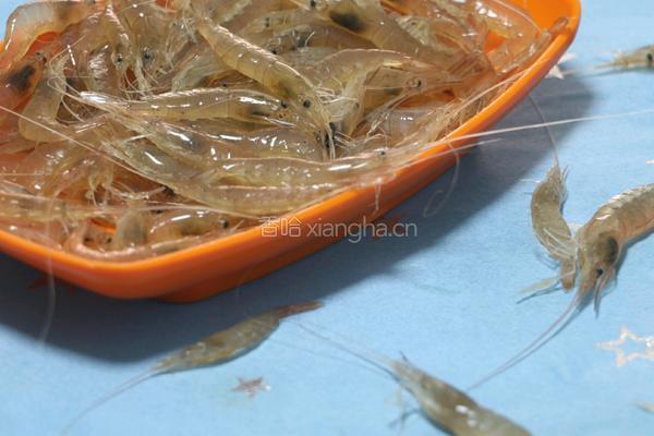 虾仁菠萝炒饭的做法图解1