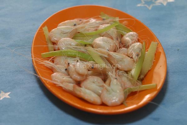 虾仁菠萝炒饭的做法图解2