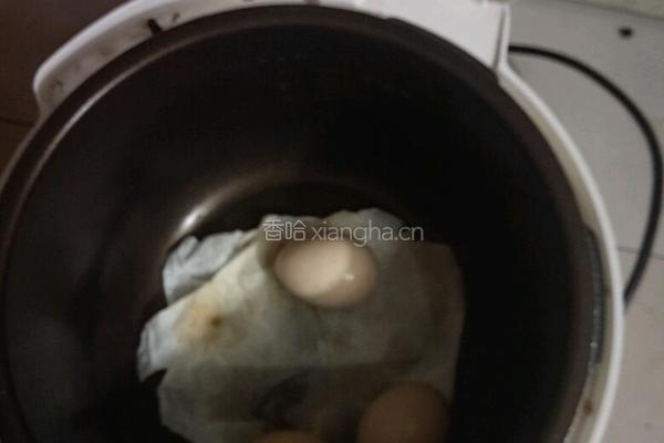 电饭煲鸡蛋的做法图解3