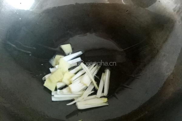 芹菜炒豆干的做法图解2