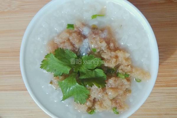 马蹄肉末拌白粥的做法图解1