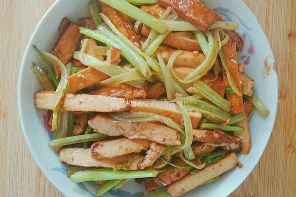 芹菜炒香干的做法图解7