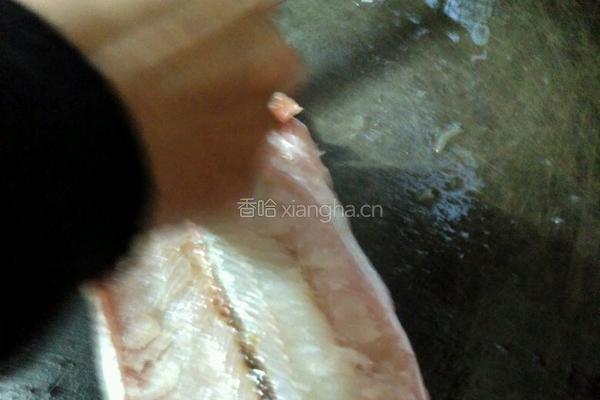 葱香鱼饼的做法图解2