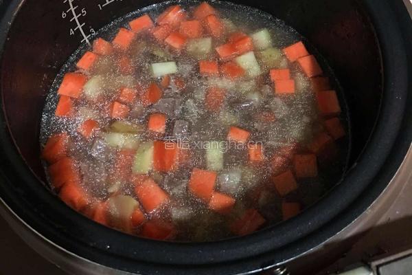 牛肉咖喱浓汤的做法图解4