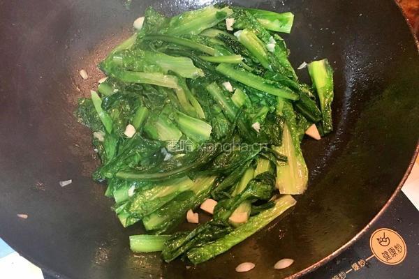 蒜香油麦菜的做法图解5
