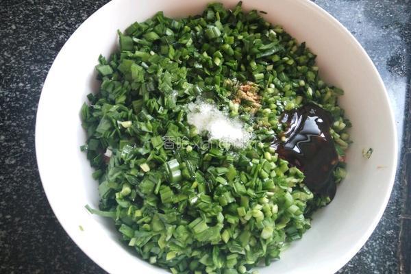 韭菜猪肉饺子馅的做法图解5