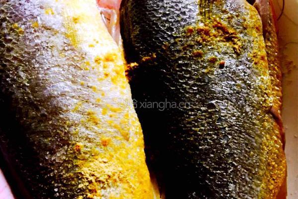 清蒸原汁原味黄花鱼的做法图解4