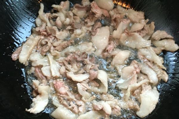 五花肉渣炒西兰花的做法图解5
