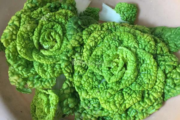 黄心菜炒蘑菇的做法图解2