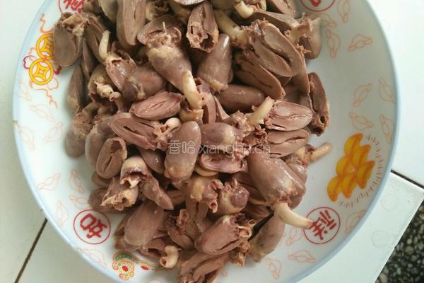 酱爆鸡心的做法图解1